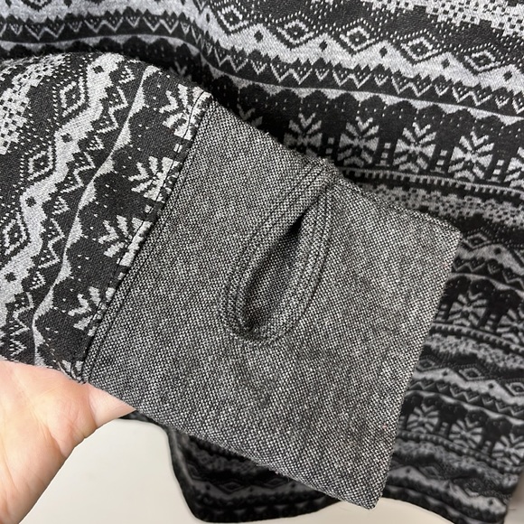 KAVU Button Neck Pullover Sweater - Picture 6 of 10